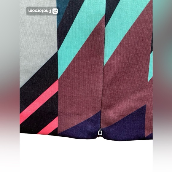 Neoprene pencil skirt beautiful colors size 22 Eliquii. - Picture 3 of 4